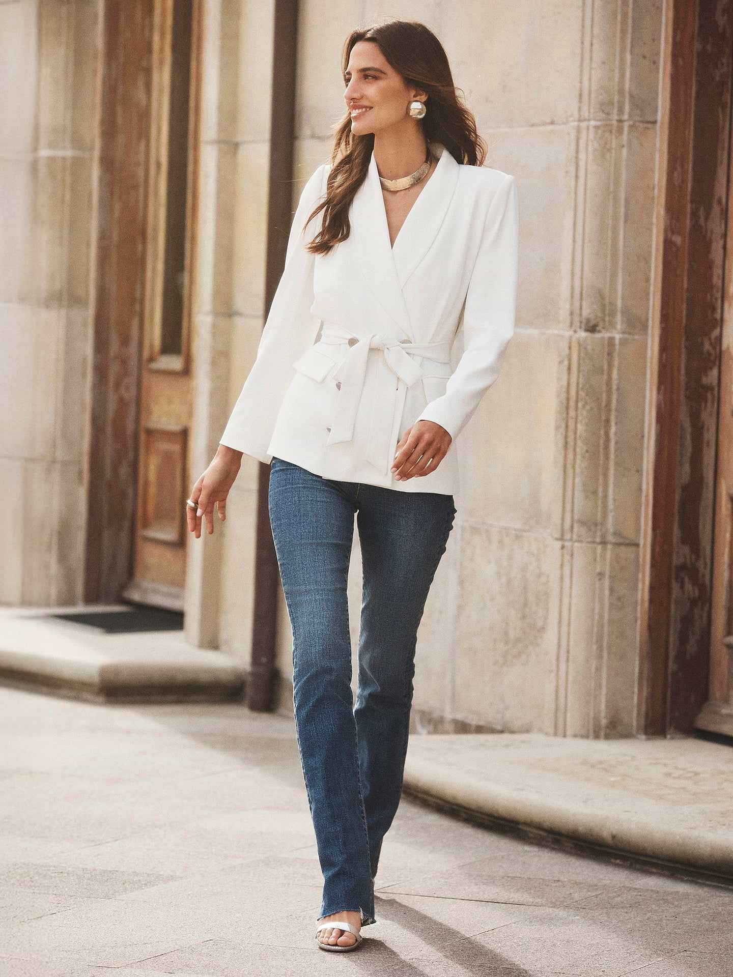 Le Blazer Enveloppant de l'Agence Aven