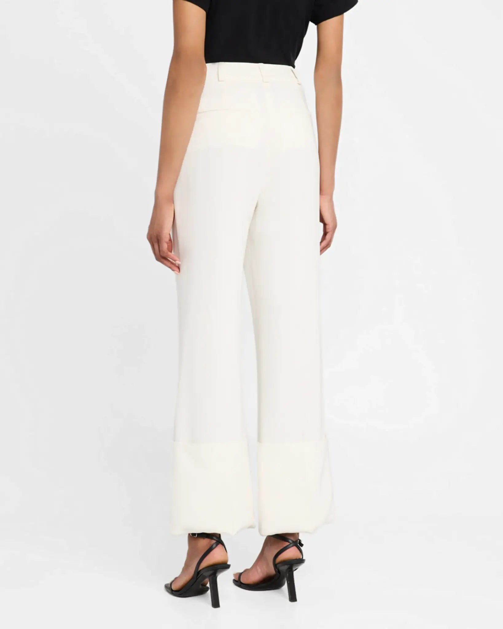 Cinq à Sept Pamela Pant