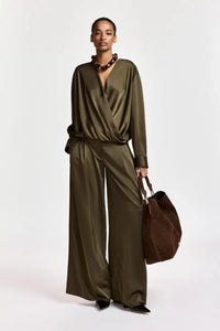 Essentiel DA25 Katerina Pantalon large Vert sauge