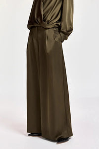 Essentiel DA25 Katerina Pantalon large Vert sauge