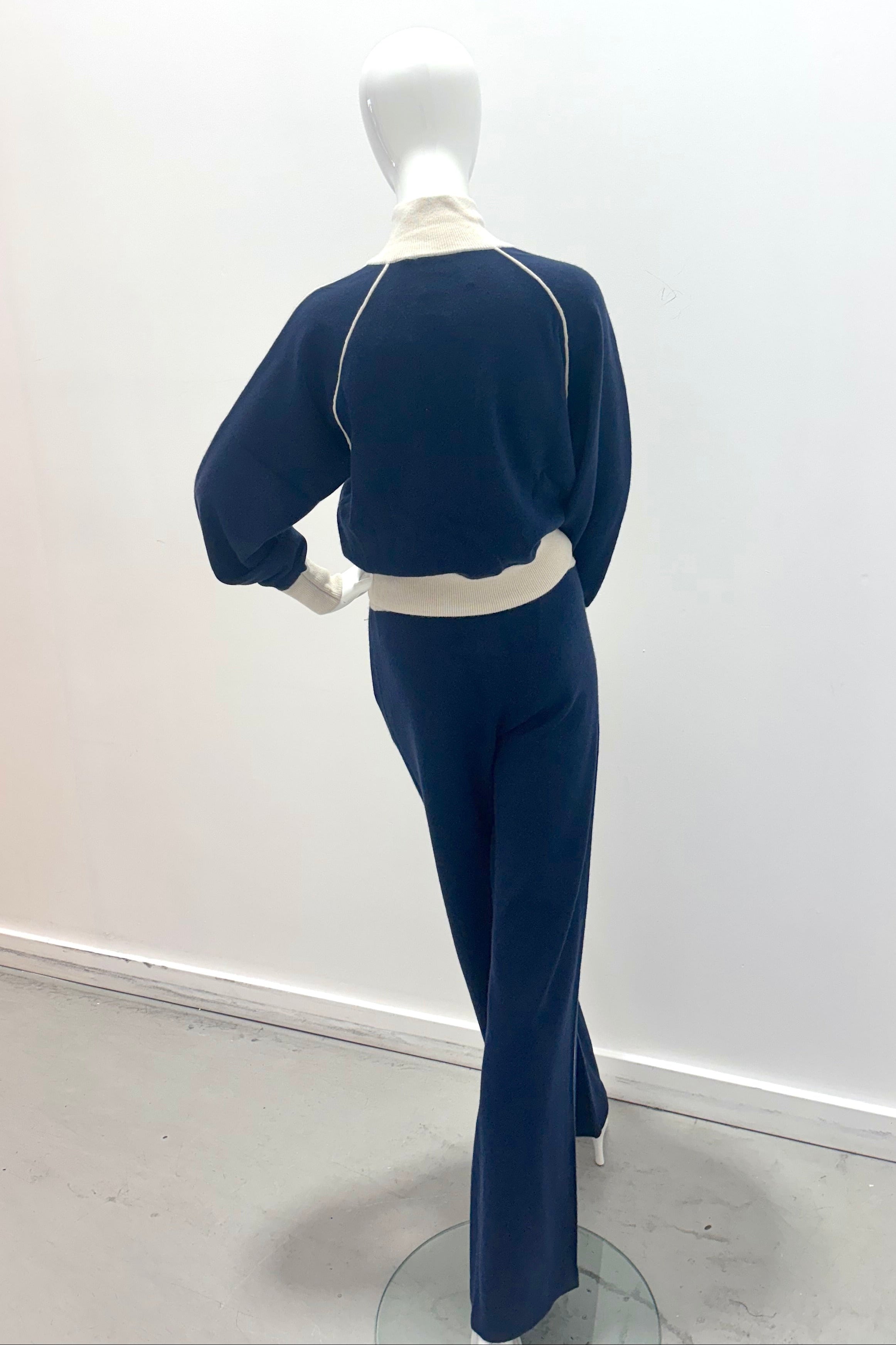 Veste de survêtement en mélange de cachemire White + Warren 21846, marine et ivoire