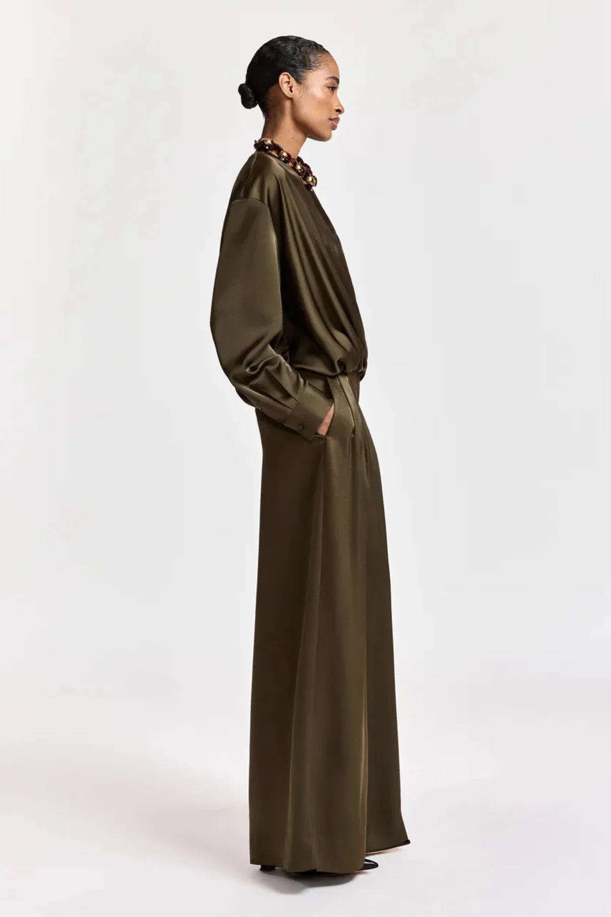 Essentiel DA25 Katerina Pantalon large Vert sauge