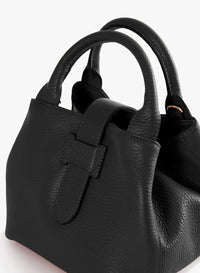 Cinzia Rocca Black Leather Shoulder bag With Integrated Handle and Shoulder Strap - Black