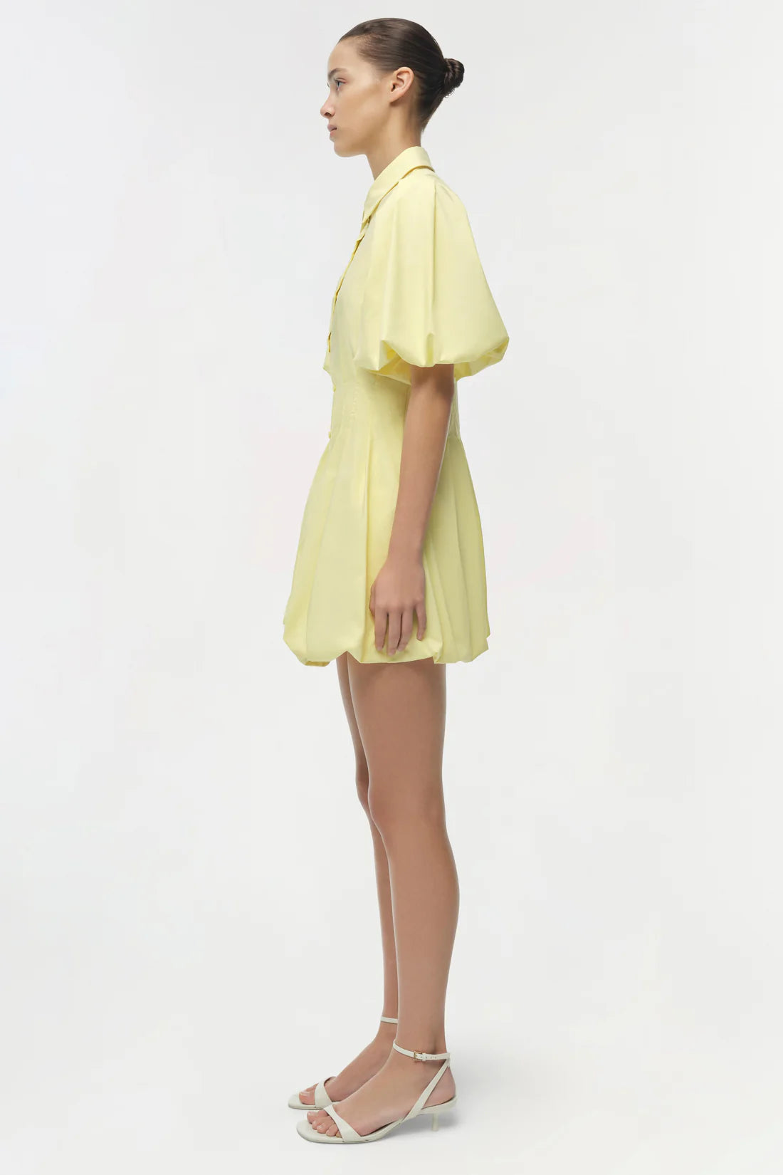 Robe courte Simkhai Cleo à plis cousus en ballon