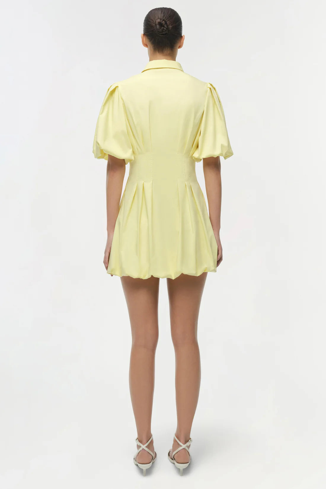 Robe courte Simkhai Cleo à plis cousus en ballon