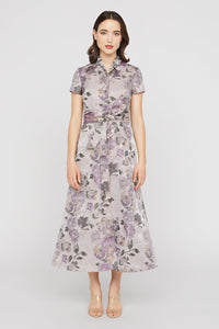 La Petite Robe de Chloe Tea Length Dress
