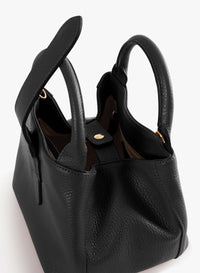 Cinzia Rocca Black Leather Shoulder bag With Integrated Handle and Shoulder Strap - Black