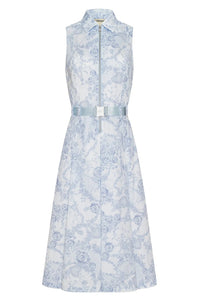 Robe chemise ceinturée L'Agence Kylo ivoire/brume pâle avec imprimé dentelle bleue