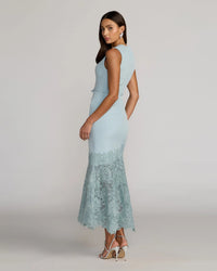 Robe midi Mac Duggal sans manches en crêpe avec ourlet brodé