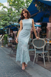 Robe midi Mac Duggal sans manches en crêpe avec ourlet brodé