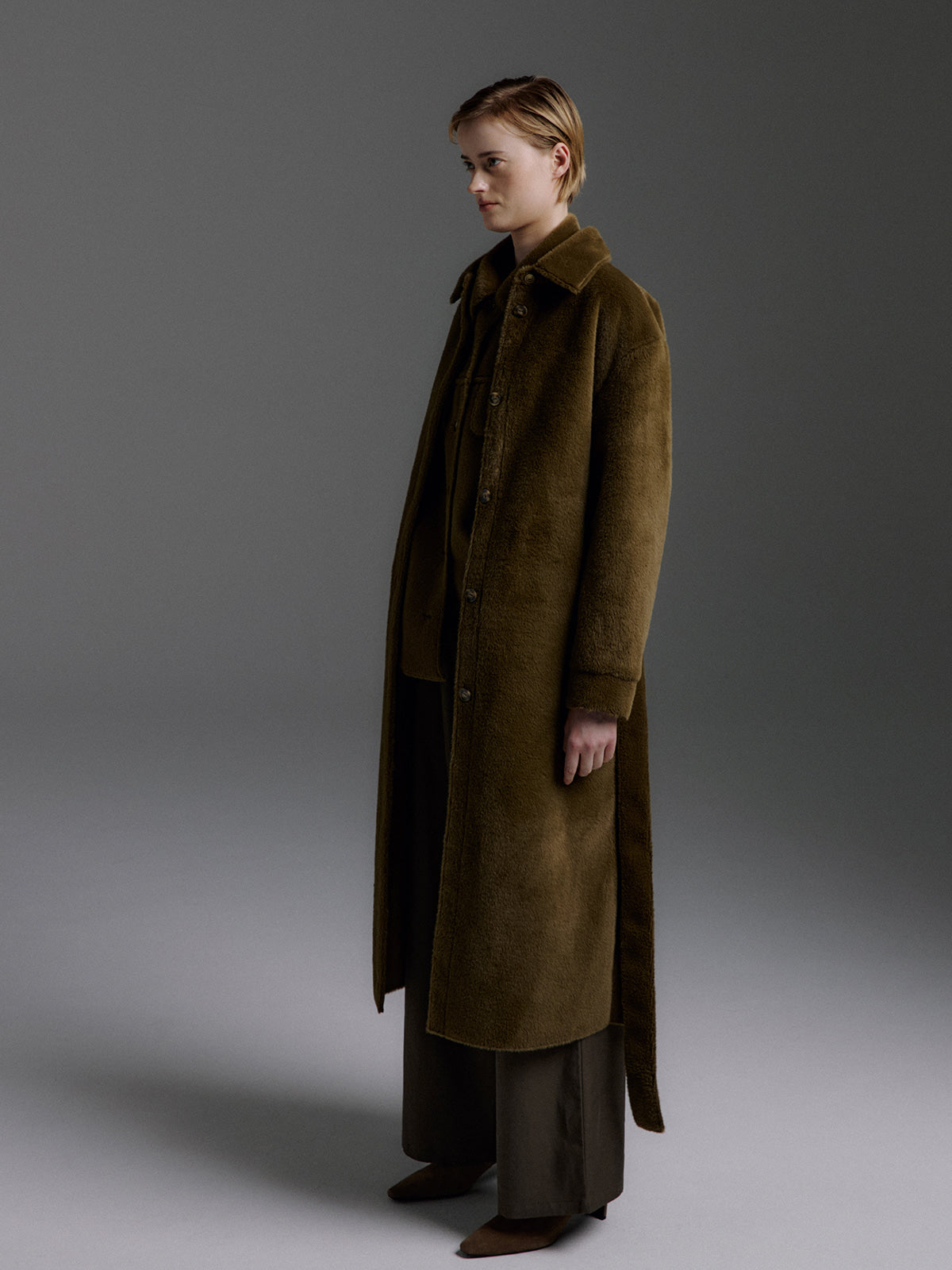 Molliolli DIANE-F26 Long manteau ceinturé Diane vert kaki