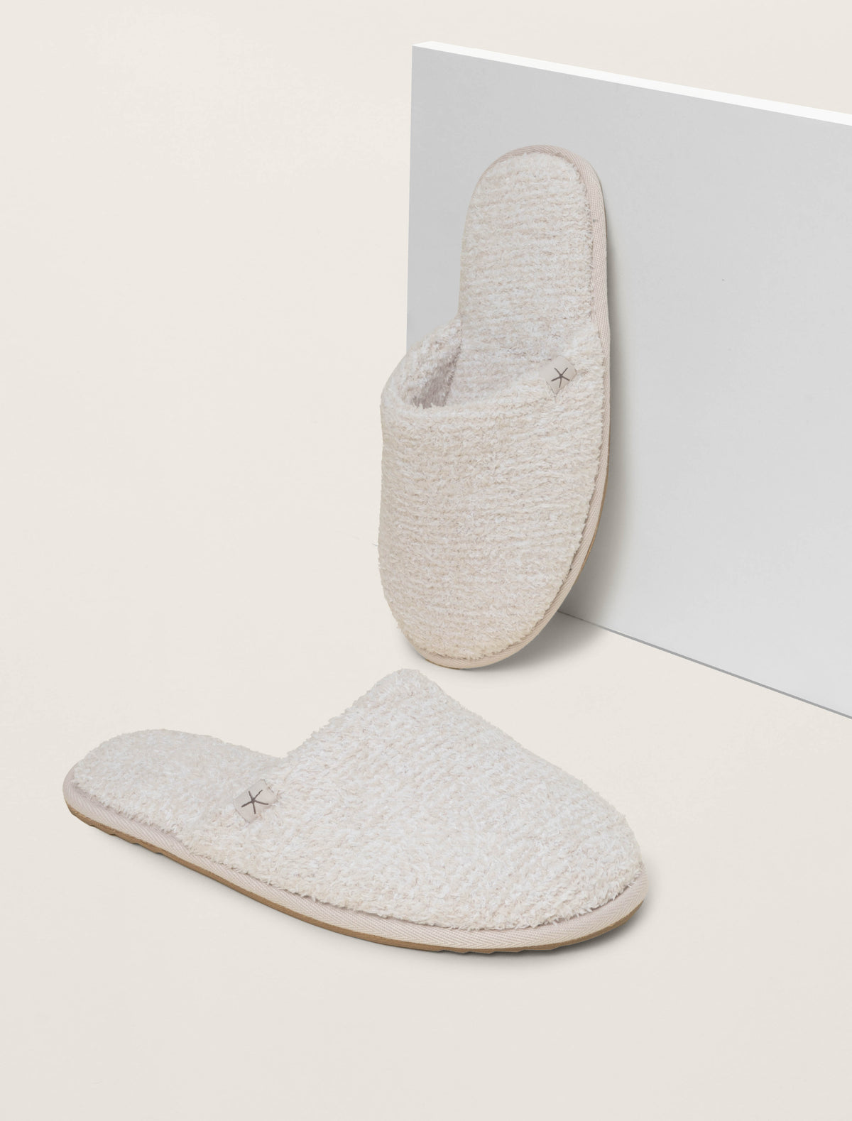 Barefoot Dreams Women's Cozychic Unisex Slipper Stone/White