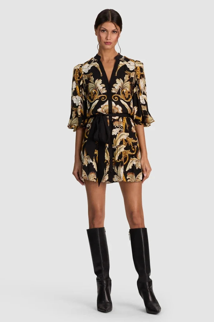 Mini-robe chemise Alice + Olivia Antonette à manches blousantes et jupe à volants, avec ceinture à nouer, Noir Élégance blanc cassé