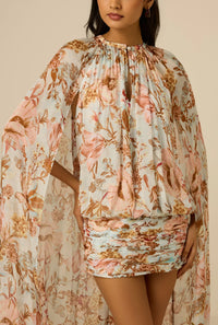 Robe courte cape froncée bleue Hemant & Nandita