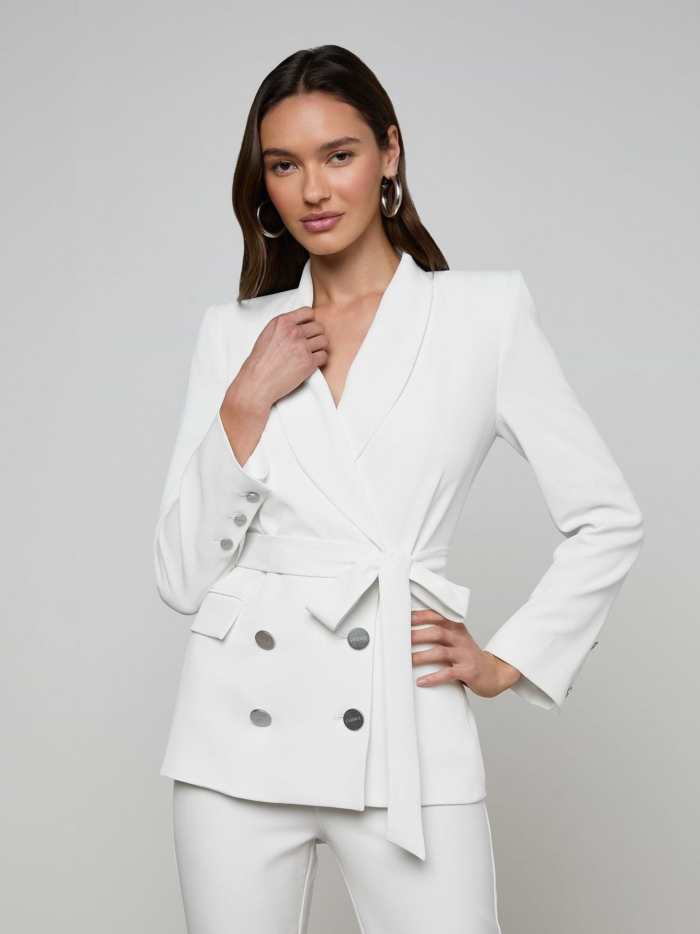 Le Blazer Enveloppant de l'Agence Aven