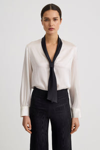 Smythe FA26103-WHITE BLACK Blouse à col noué en V perle/noir