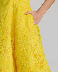 Robe midi Mac Duggal sans manches en dentelle à encolure dégagée