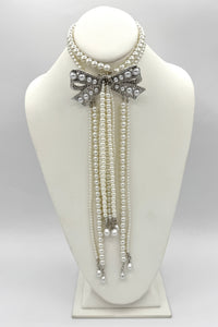 Collier noué de perles