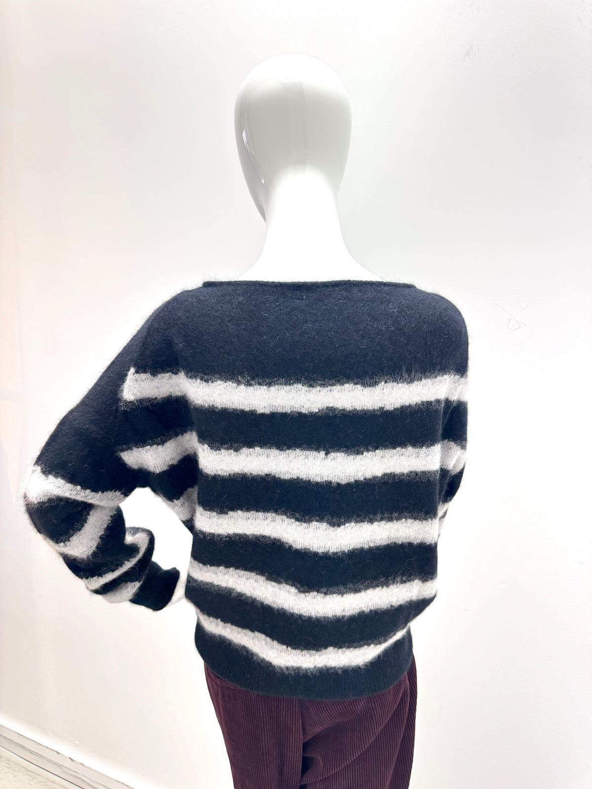 Majestic Filatures Merino Fox Stripe Knit Long-Sleeve Boatneck Sweater Noir