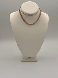 Tres chic Pink Rose Chocker