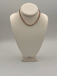 Tres chic Pink Rose Chocker