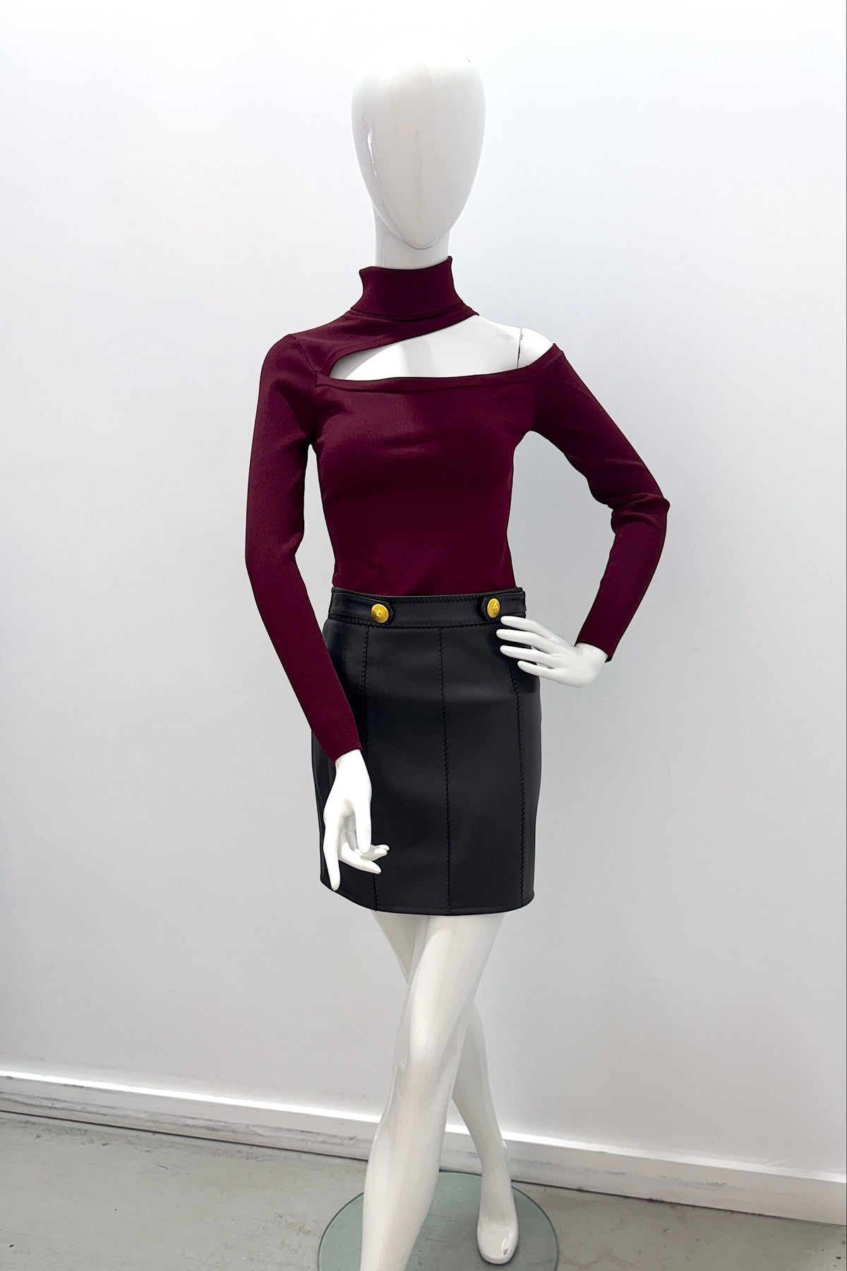 L'Agence 80049NXC2-MRLR Haut en maille à découpes Azia rouge merlot