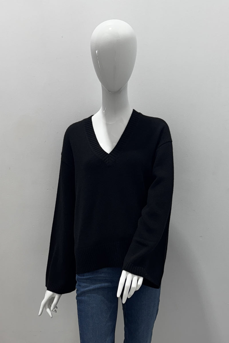 Majestic Filatures Merino Semi Relaxed V-Neck