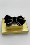Black&White 2 Bow Pin