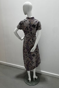 La Petite Robe de Chloe Tea Length Dress