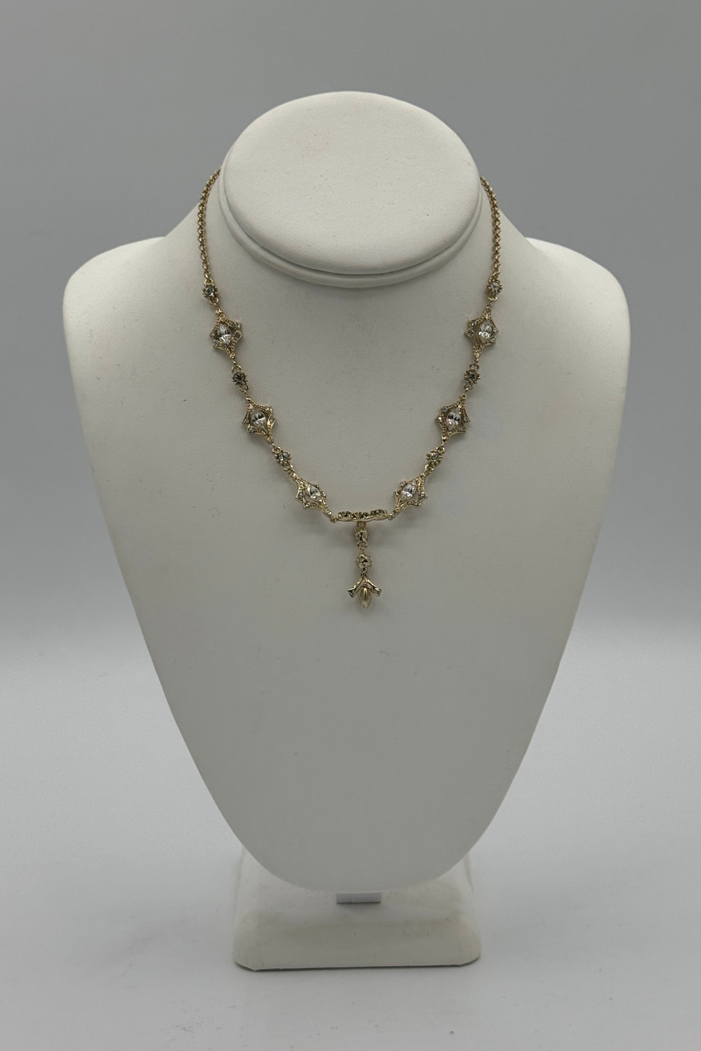 ELEN HENDERSON 9639NL FEUILLE D'OR ET CRISTAL AVEC BOUCLES D'OREILLES