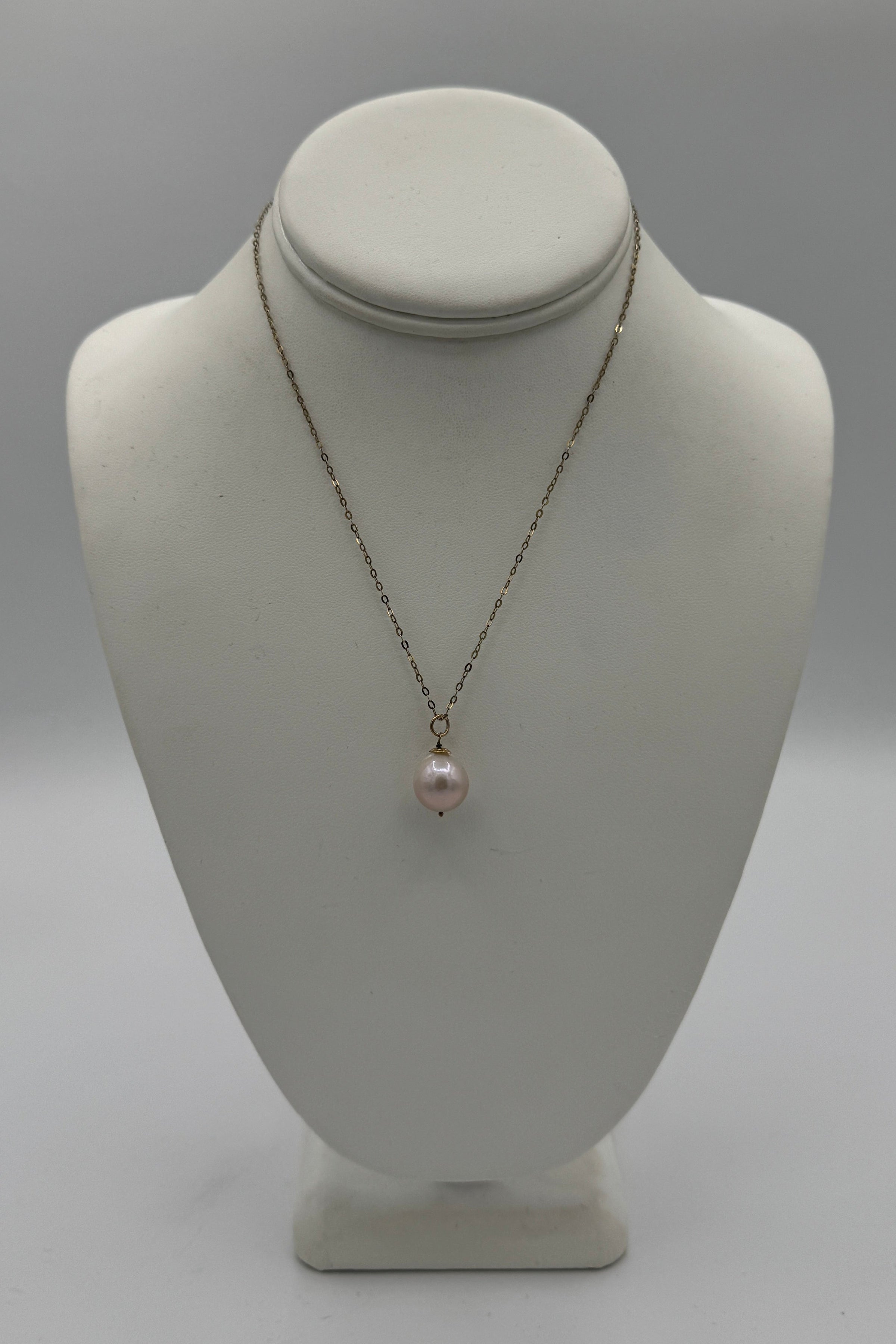 Ricki Goldstein Pearl golden neckless