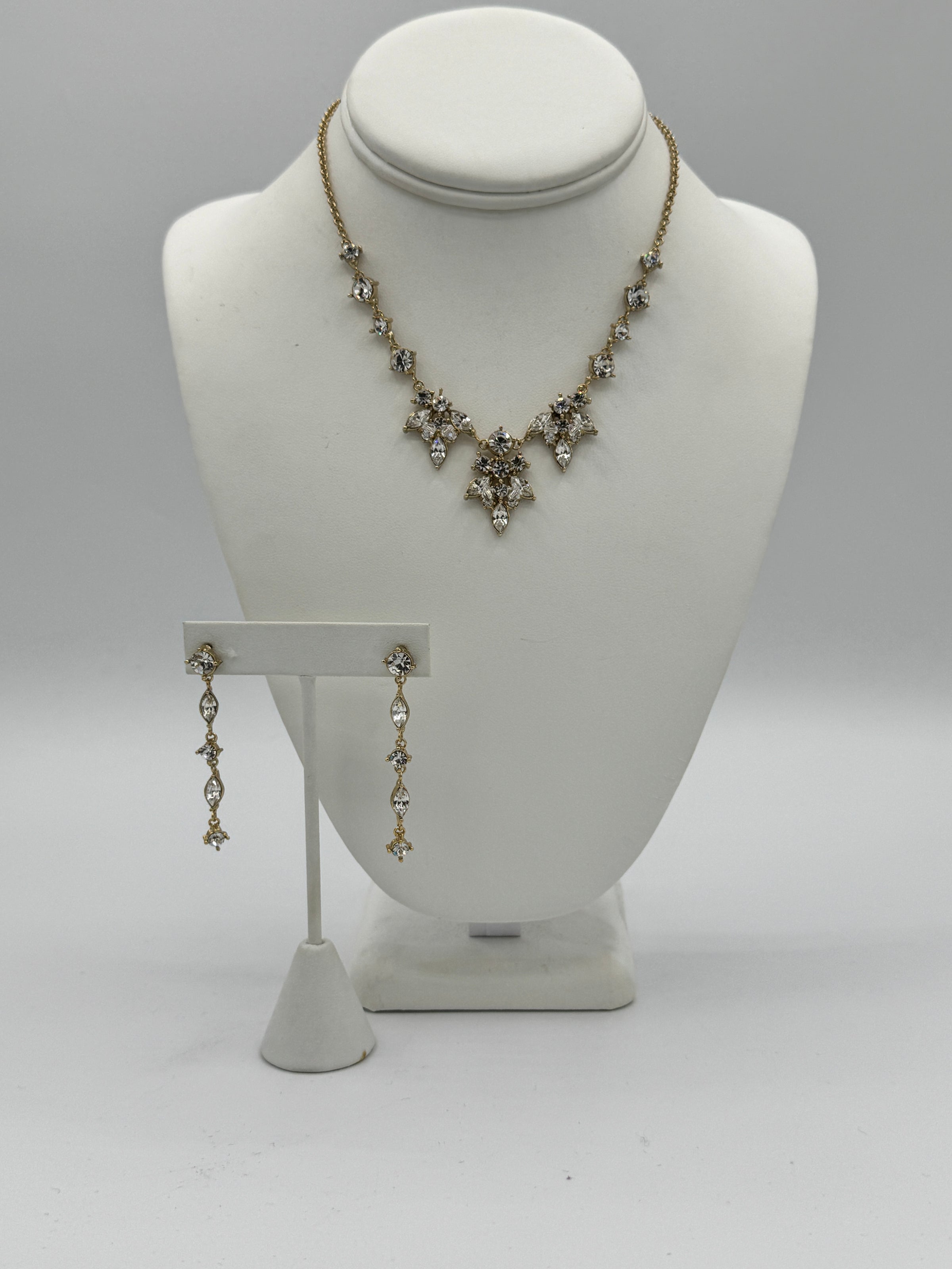 Silver Bloom Necklace Set