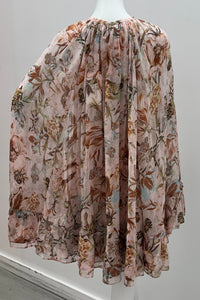 Robe courte cape beige Hemant & Nandita