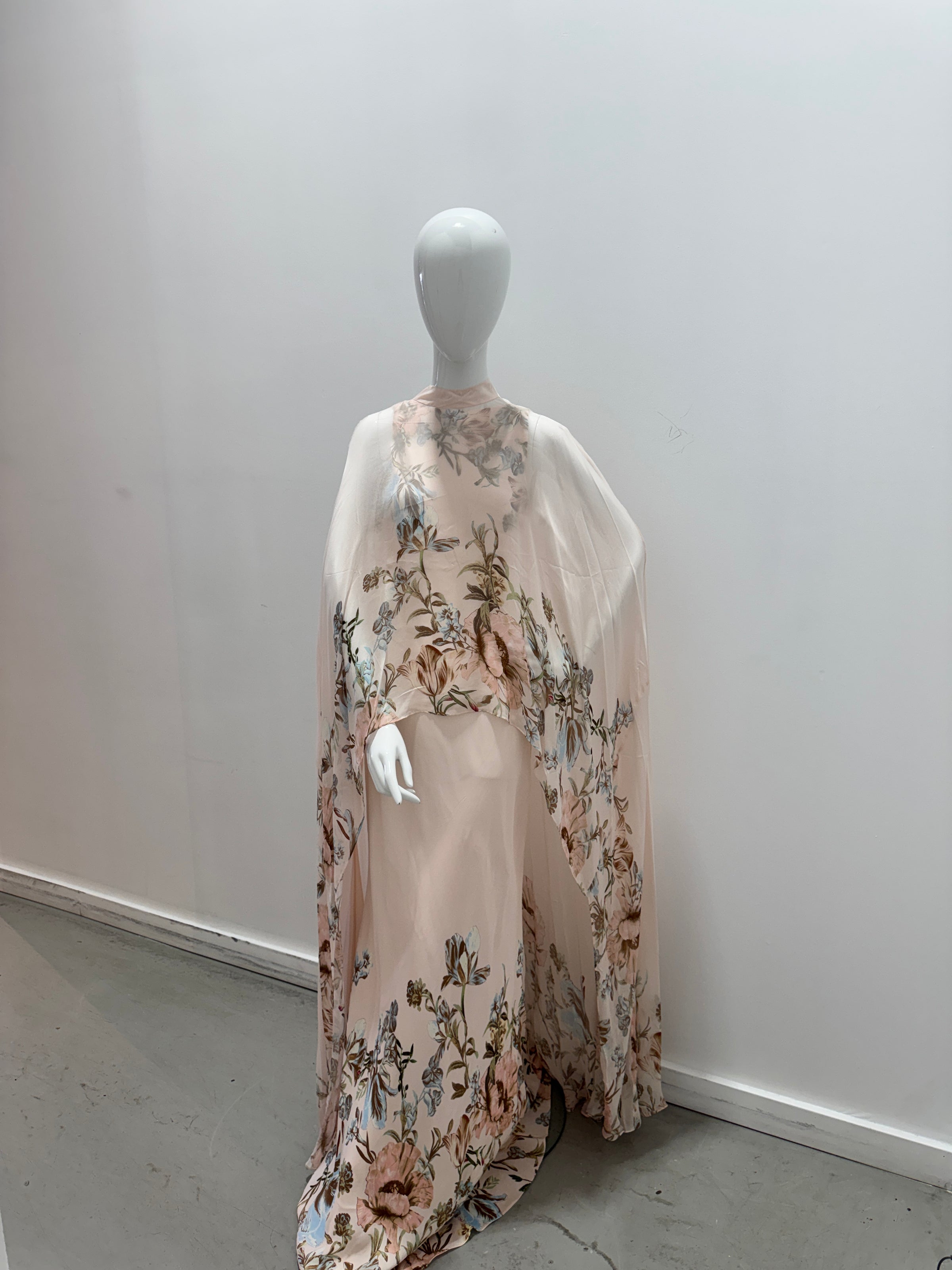 ENSEMBLE 2 ARTICLES Robe maxi biais Hemant & Nandita beige ET cape asymétrique beige