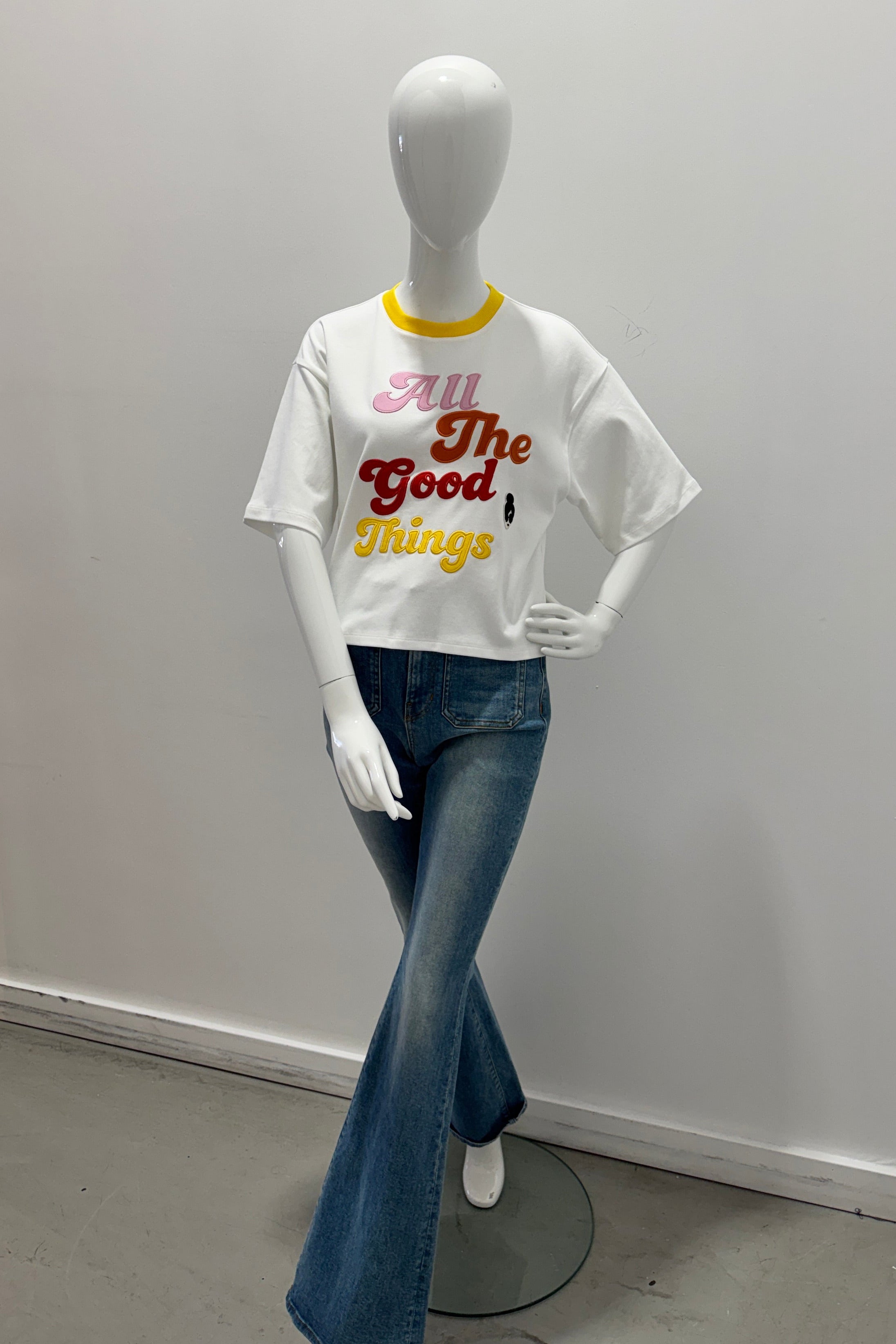 Alice + Olivia Evan Staceface Oversized Crop Tee w/Appliques Off-White