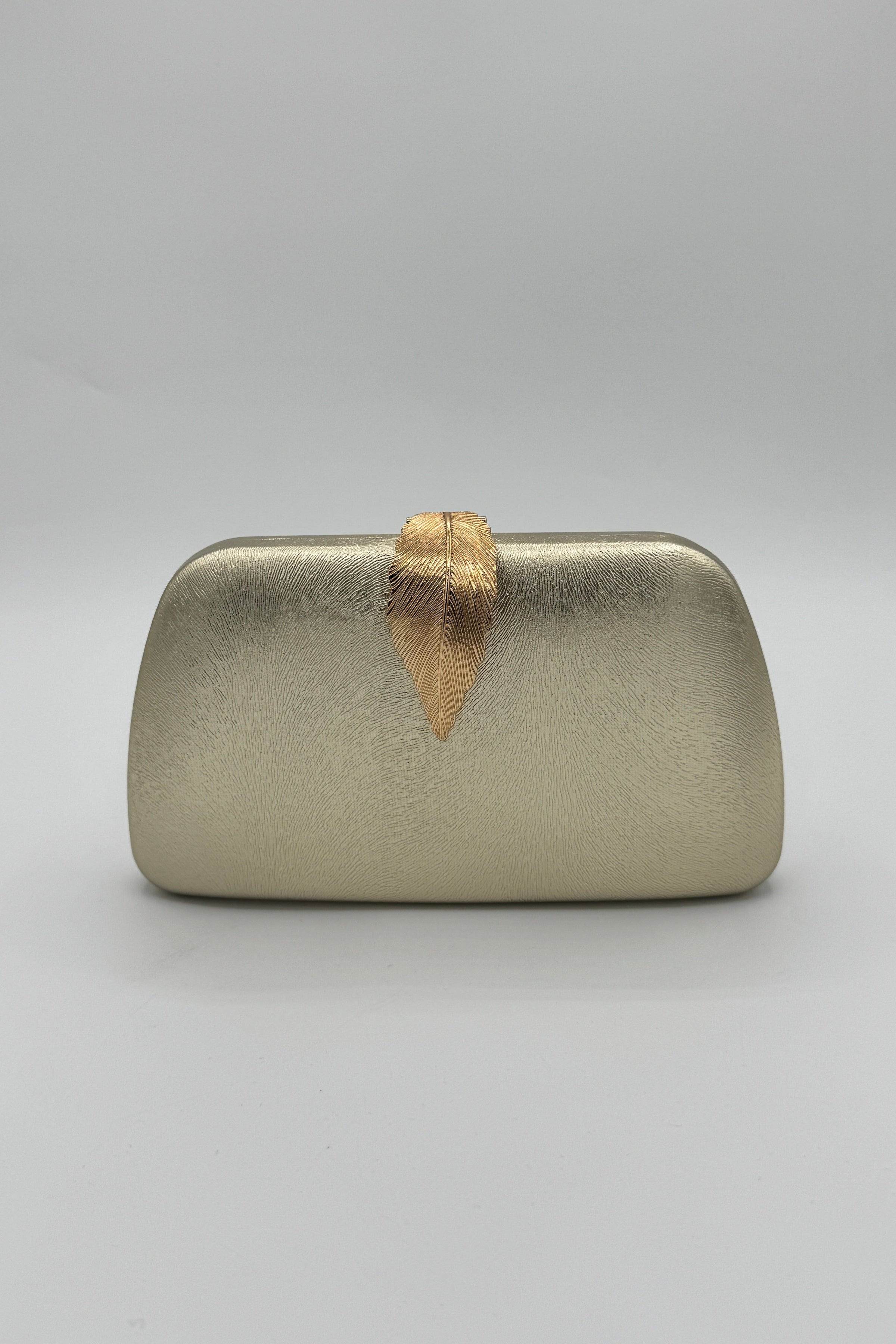 Très Chic Leaf Clutch Gold