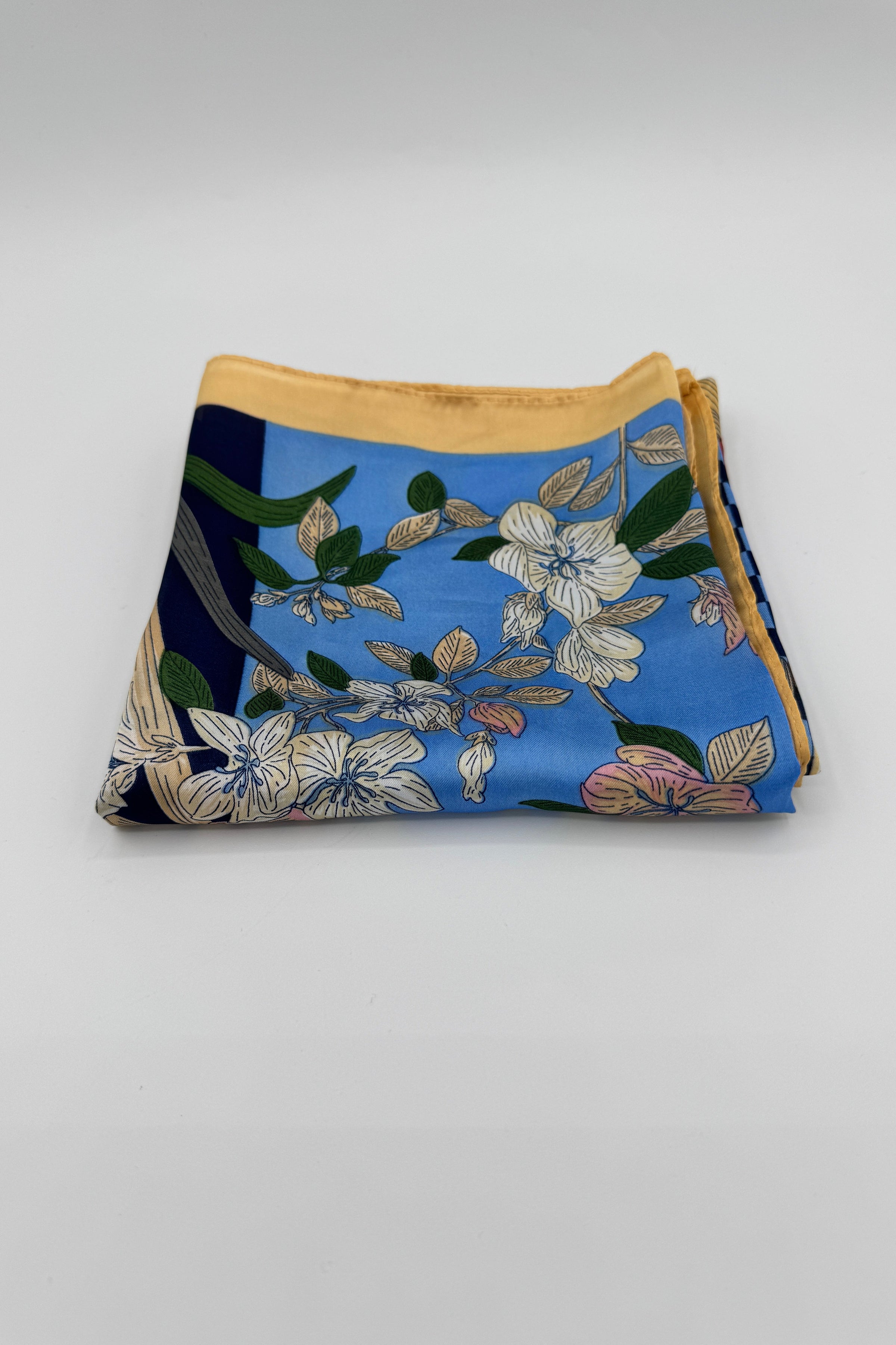 Très Chic Scarf Floral