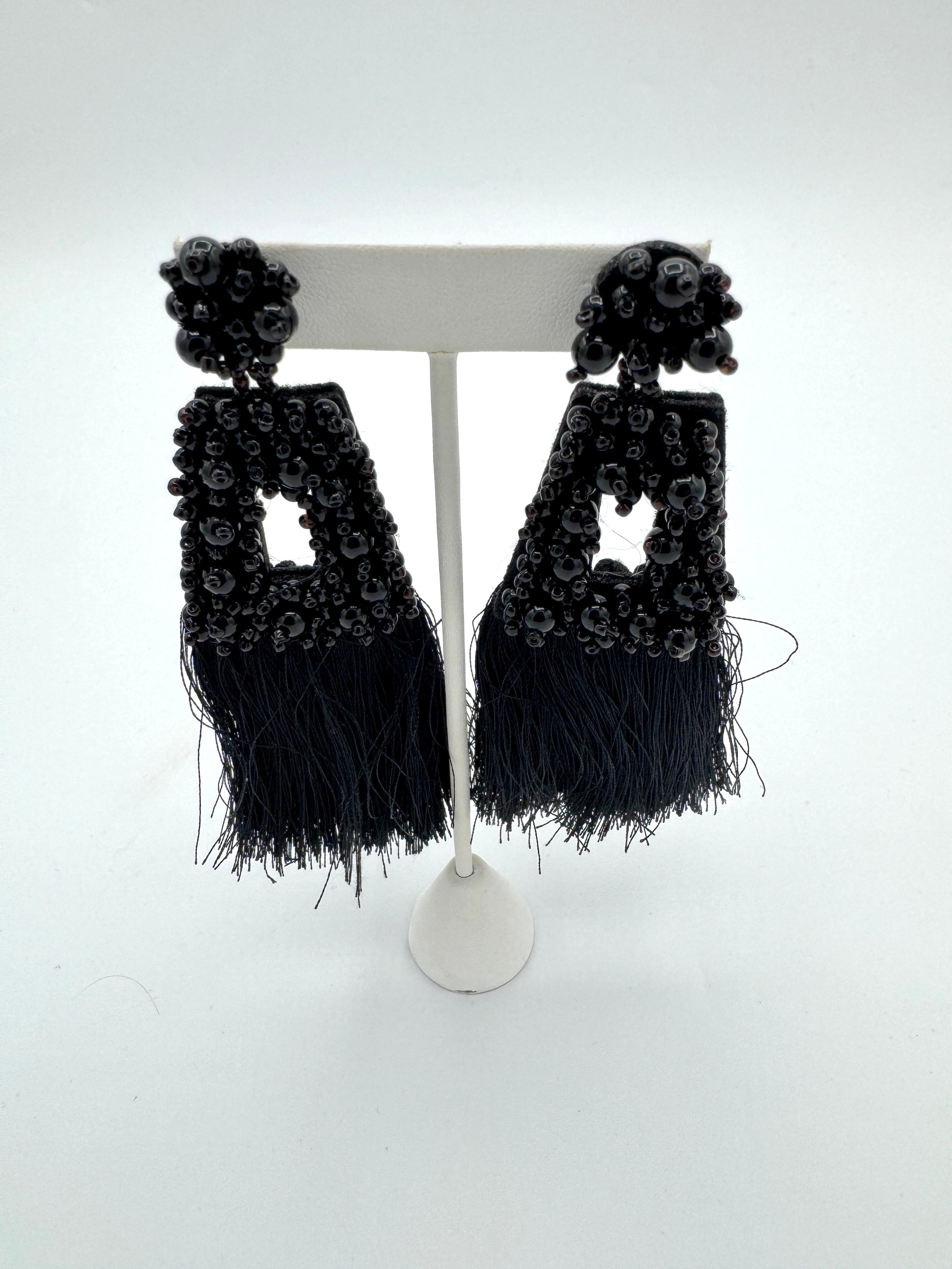 Très Chic Fringe Earrings Black