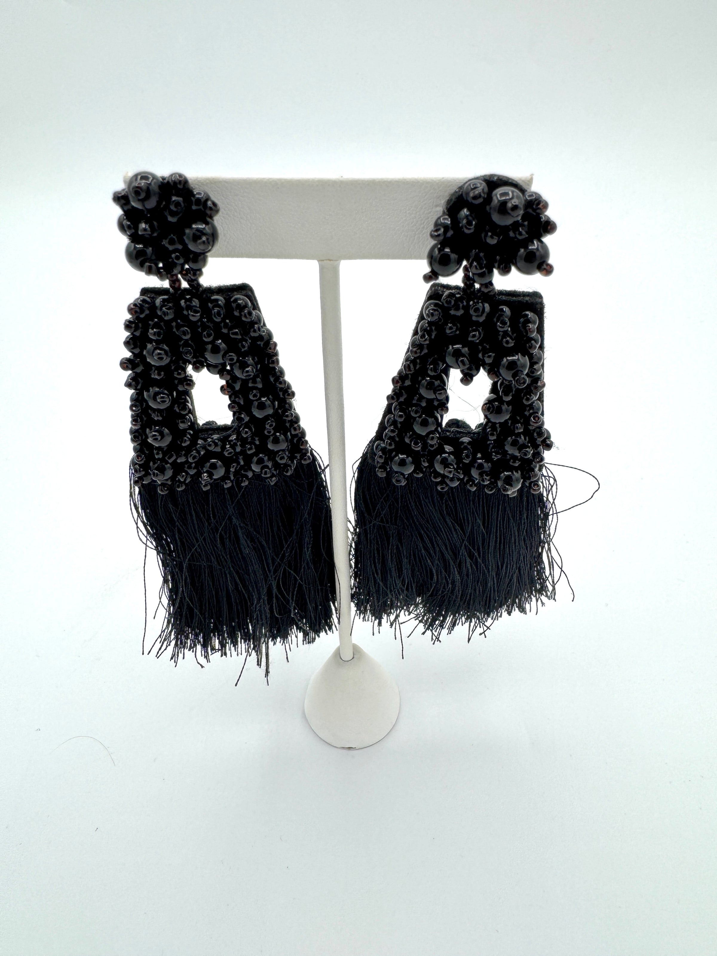 Très Chic Fringe Earrings Black