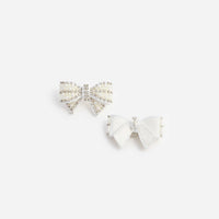 Boucles d'oreilles nœud en satin perlé autoportrait
