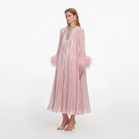 Robe midi en chiffon métallique rose à plumes Self-Portrait