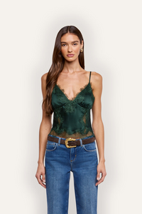 L’Agence 40768CLW-FTGN Camisole Kimber avec empiècement en dentelle vert forêt
