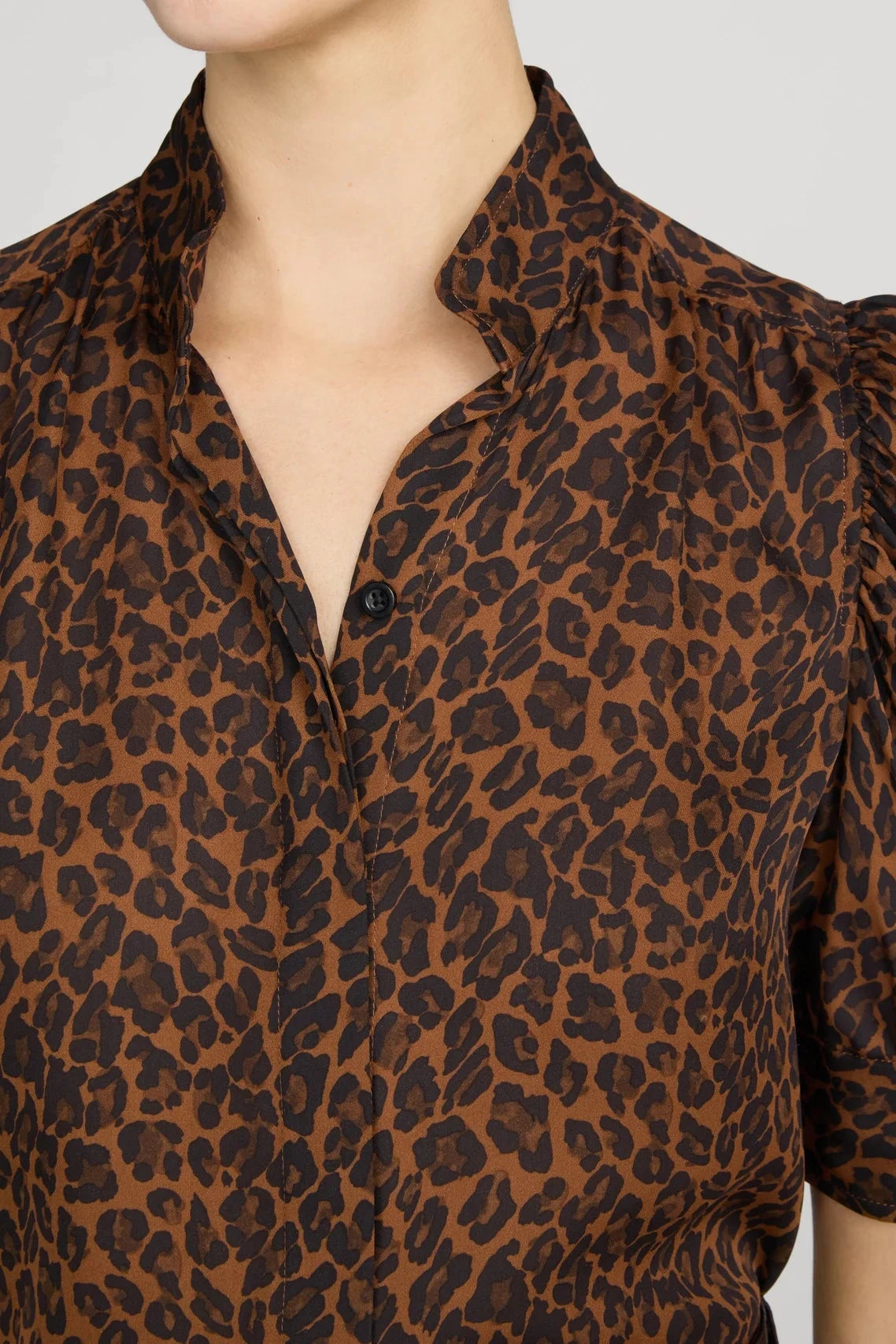 Frame The Gillian Blouse - Light Leopard Multi