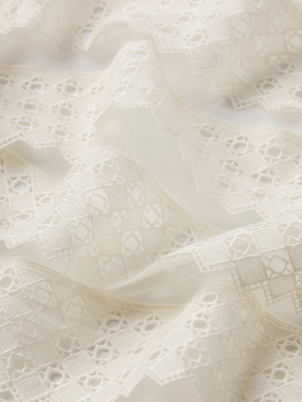 Frame The Lattice Crochet Blouse Cream