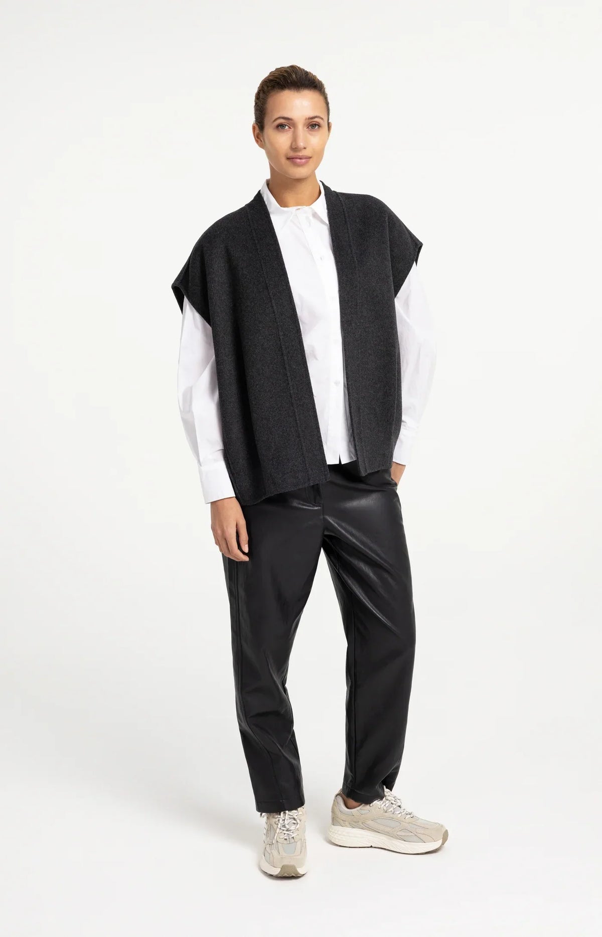 YAYA Faux leather carrot fit trousers with seam detail